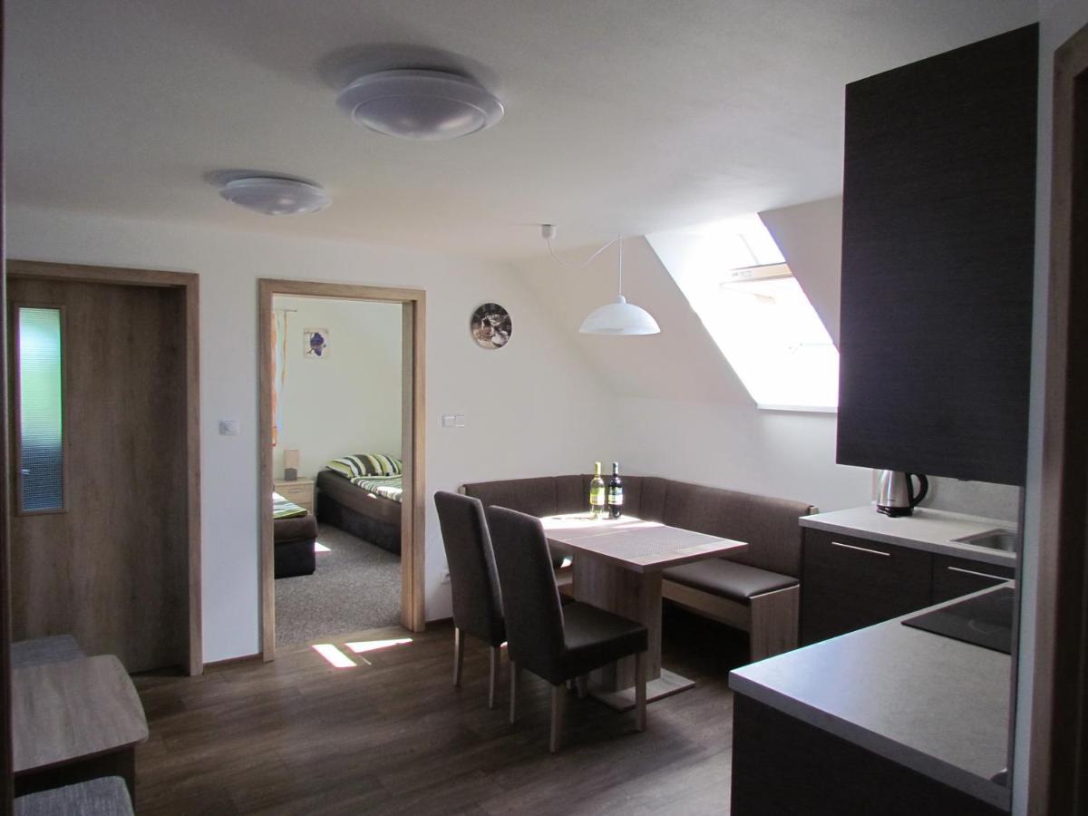 Apartmany Filipov เชสกา คาเมนิเซอ ภายนอก รูปภาพ