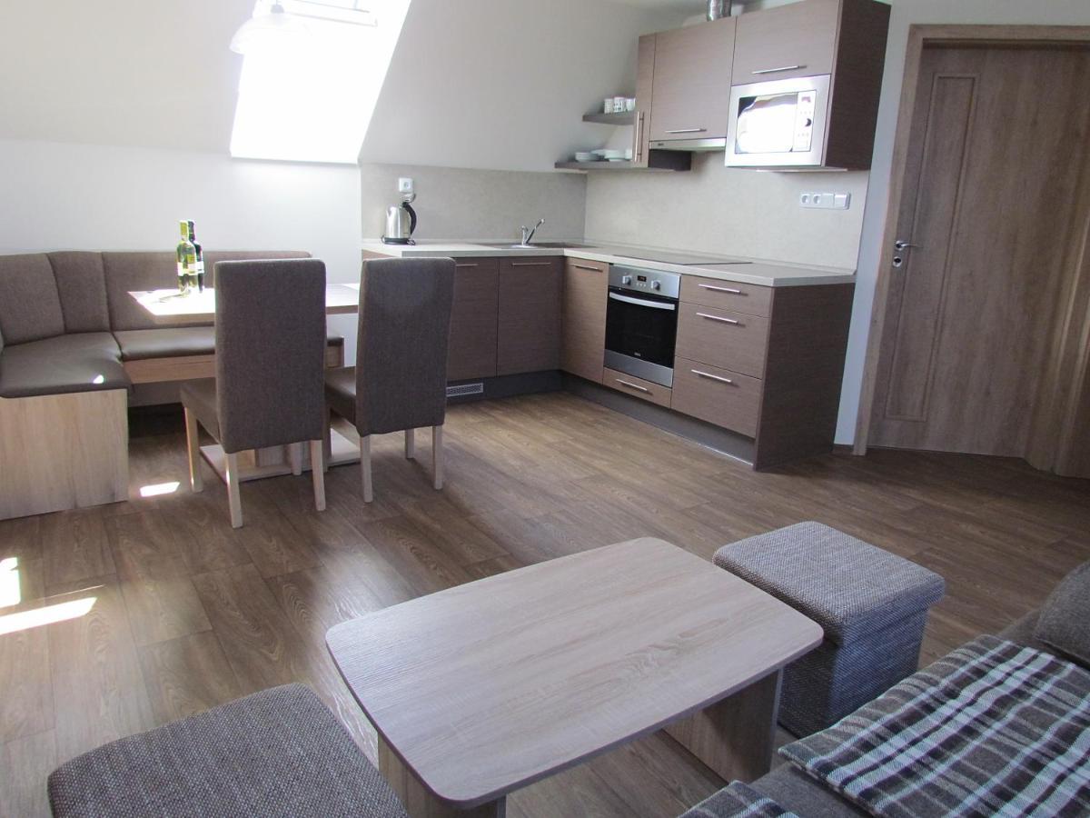 Apartmany Filipov เชสกา คาเมนิเซอ ภายนอก รูปภาพ